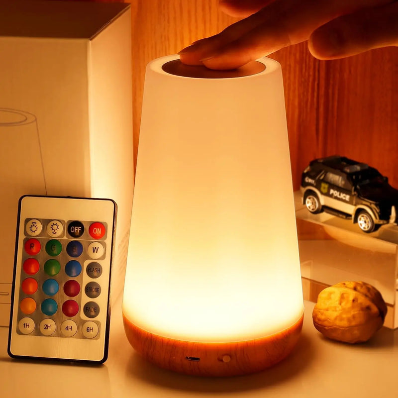 Luminária LED Touch RGB recarregável com 13 cores, controle remoto e ajuste de brilho, ideal para quartos, mesas de cabeceira, salas e decoração moderna.